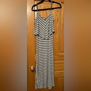 EUC Mossimo maxi dress size S